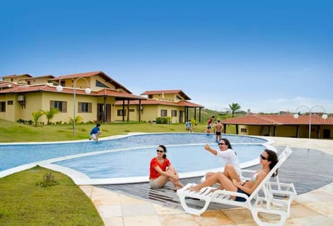 Day, Swimming pool