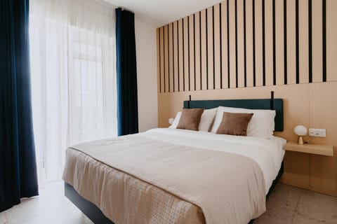 Bed, Balcony/Terrace, Bedroom