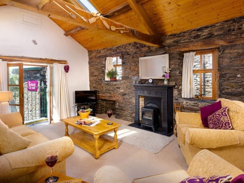 Bakestones - Central Location with Free Integral Private Parking House in Ambleside
