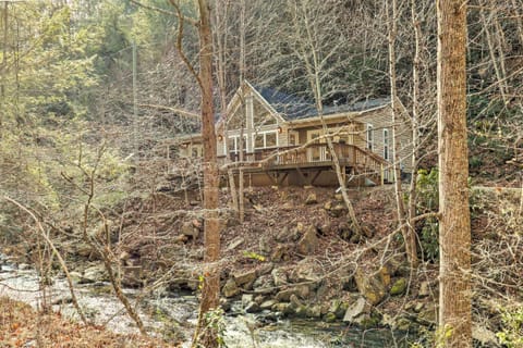 Idyllic Creekside Bryson City Gem with Fire Pit! House in Fontana Lake