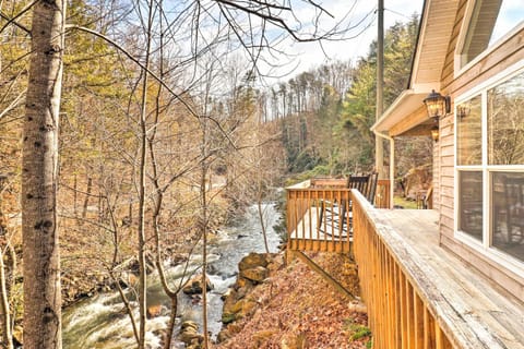 Idyllic Creekside Bryson City Gem with Fire Pit! House in Fontana Lake