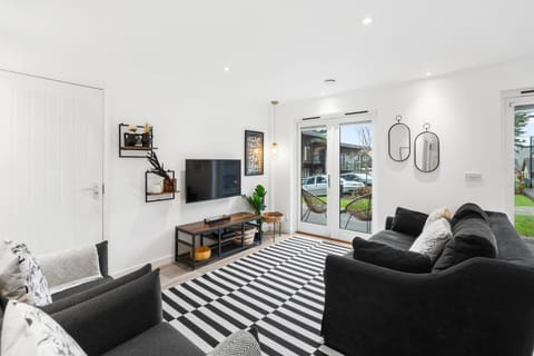 TV and multimedia, Living room, Seating area