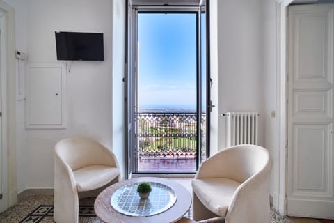 View (from property/room), View (from property/room), City view, City view
