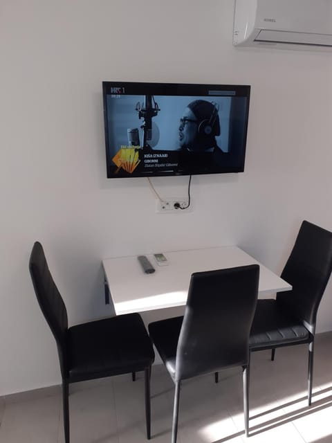 Communal lounge/ TV room, Dining area