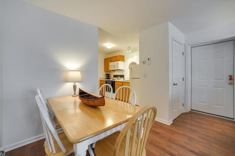 Lakefront Adirondacks Home Fish, Hike, Ski! Apartment in Bolton Landing