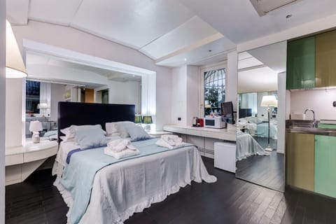 TV and multimedia, Photo of the whole room, Bedroom, minibar