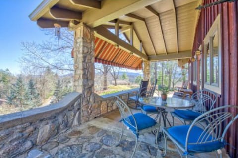 Littleton House House in Lake Junaluska