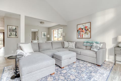 Sandy River Serenade House in Mount Hood Village