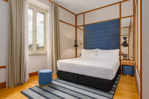 Bed, Photo of the whole room, Bedroom, City view