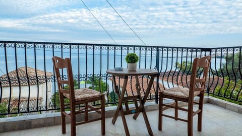 MAKAROUNIS THEA Bed and Breakfast in Messenia