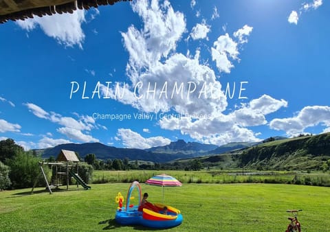 Spring, Day, Natural landscape, Children play ground, Garden, Evening entertainment, Garden view, Mountain view