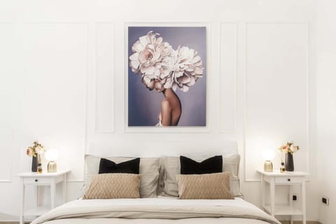 Bed, Photo of the whole room, Decorative detail, Bedroom