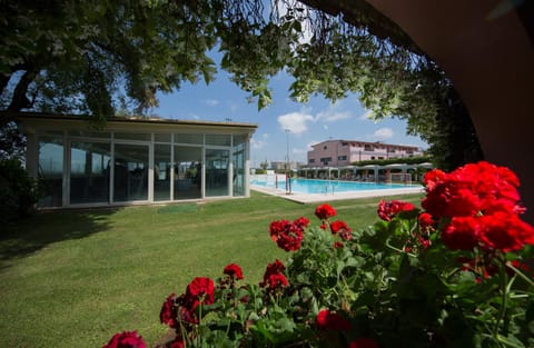 Garden, Swimming pool