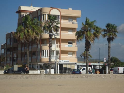 Property building, Facade/entrance, Off site