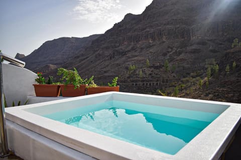 Mountain view, Swimming pool