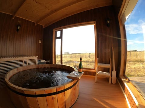 Hot Tub, Swimming pool