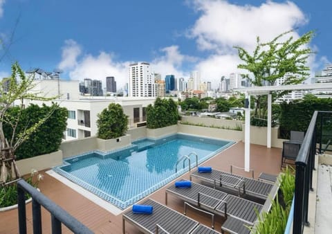 Day, City view, Pool view, Swimming pool, Swimming pool, sunbed