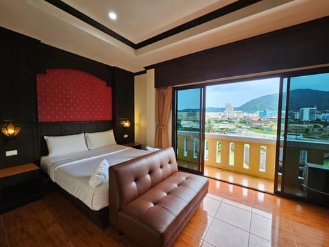 Bed, View (from property/room), Bedroom, City view