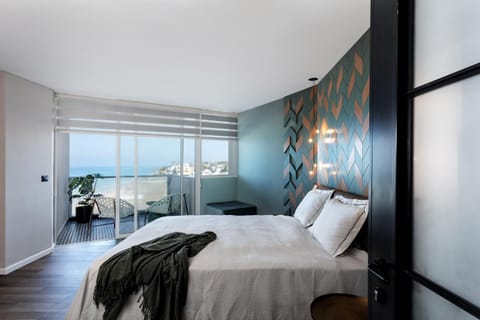 Bed, Balcony/Terrace, Bedroom, Sea view