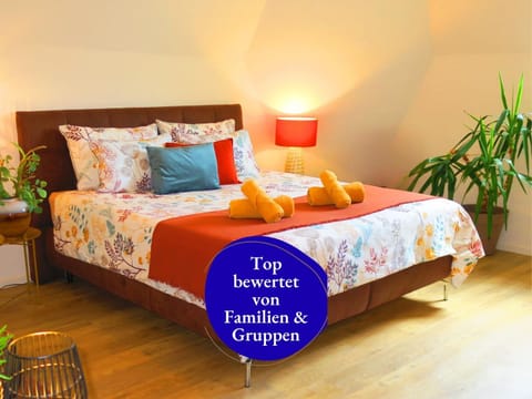 Bed, Photo of the whole room, Logo/Certificate/Sign, Bedroom