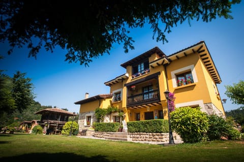 Property building, Off site, Garden