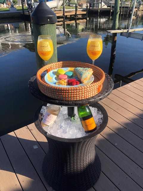 Hot tub and Dock Gilligan's on the Island House in Matlacha