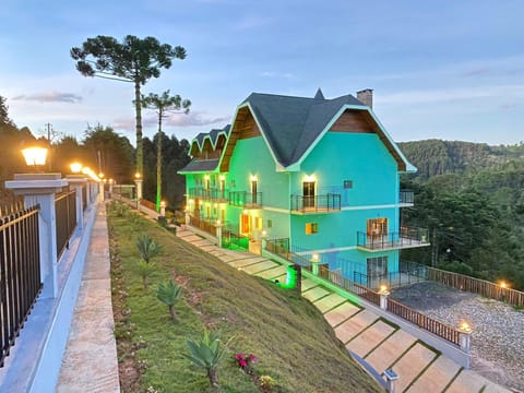 Property building, Spring, Day, Natural landscape, Garden, Garden view