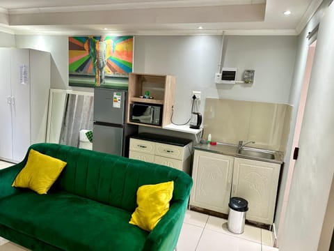 Mowetu Guest House Bed and Breakfast in Cape Town