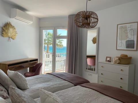 Bed, View (from property/room), Photo of the whole room, Bedroom, Sea view, air conditioner