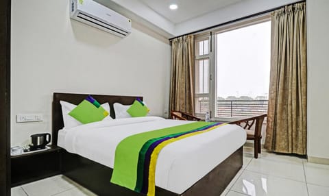 Bed, Bedroom, air conditioner