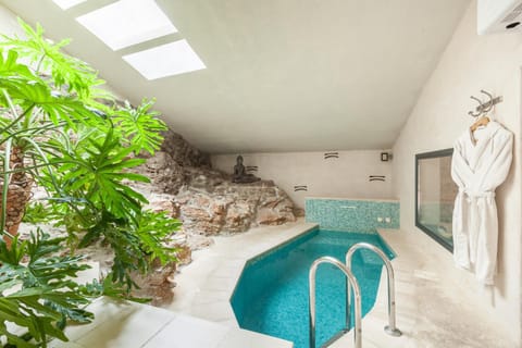 Property building, Swimming pool