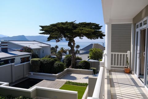 Property building, Natural landscape, View (from property/room), Balcony/Terrace, Mountain view, Sea view