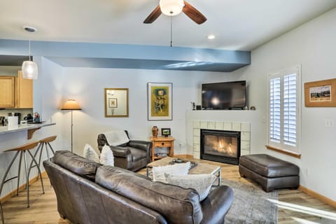 Cozy Vail Valley Townhome - Walk to Riverwalk! House in Edwards