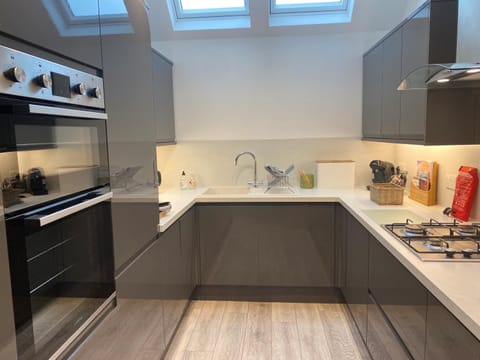 Coffee/tea facilities, Kitchen or kitchenette, dishwasher, minibar, pet friendly, toaster