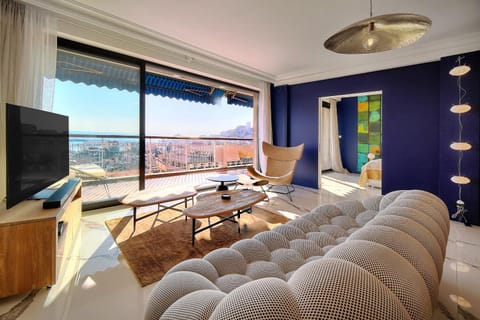 Living room, Seating area, Mountain view
