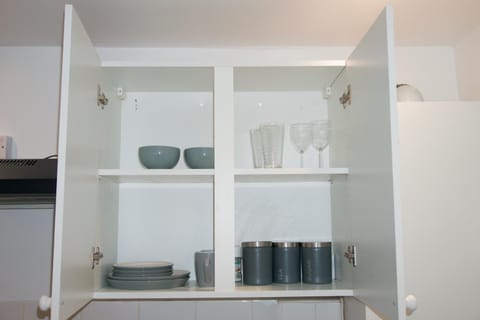 Quiet Studio with Workspace Shared Entrance for Contractors and Business Travellers Apartment in Coventry