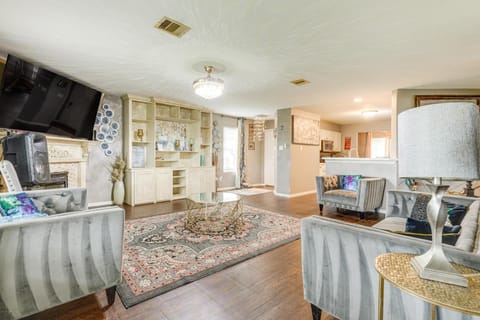 Covered Patio and Yard Family Home in Katy House in Houston
