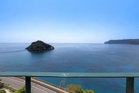Appartamento stupenda vista mare Apartment in Bergeggi