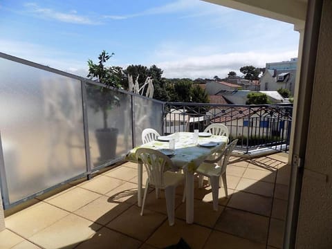 Patio, Day, View (from property/room), Balcony/Terrace, Dining area