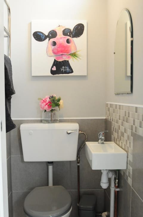 Newly refurbished next to University Hospital Coventry House in Coventry