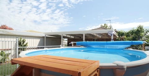 Swimming pool, Swimming pool, Entertainment