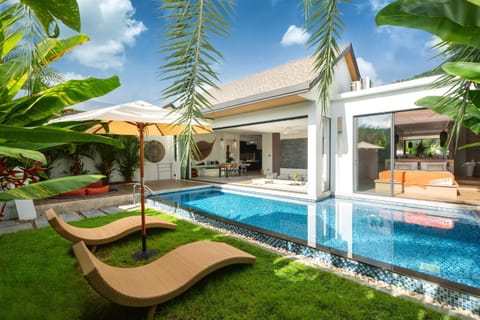 Property building, Garden, Swimming pool