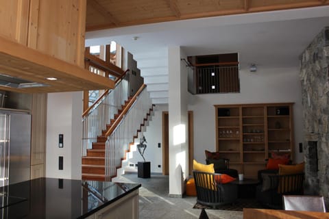 Lounge or bar, Seating area