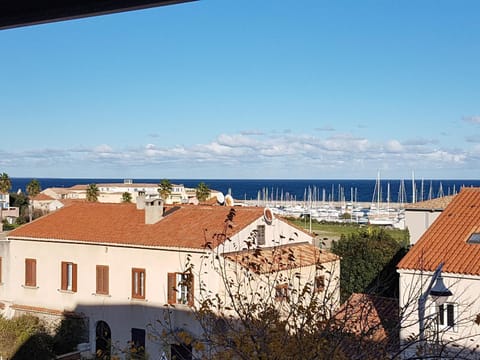 Neighbourhood, Sea view