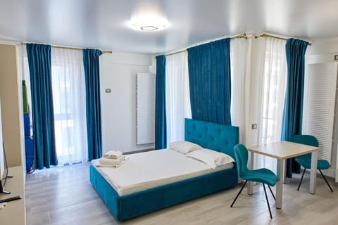 Bed, Living room, Photo of the whole room, Seating area, Bedroom