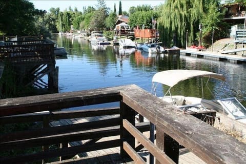 3 BR Channel House with Dock House in Clear Lake