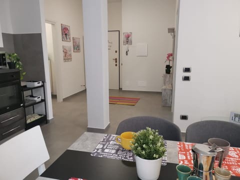 Kitchen or kitchenette, Living room, Seating area