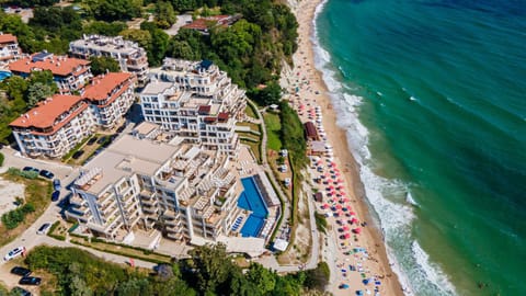 Property building, Nearby landmark, Day, Beach, Pool view, Sea view, Swimming pool