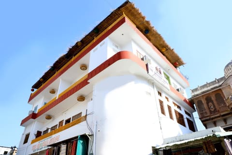 Property building, Day