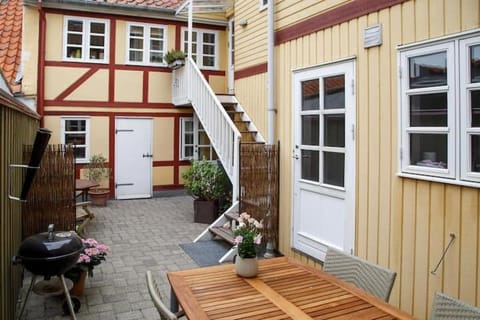 Inner courtyard view
